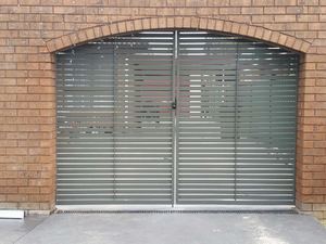 Aluminium Horizontal Slat Double Gate
