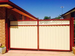 Colorbond Gate with Lattice Top