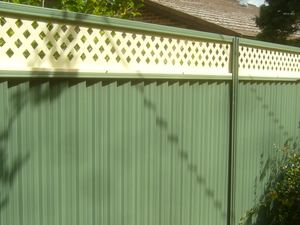 Colorbond Fence with Lattice Inserts