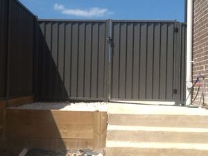 Colorbond double gate with lattice