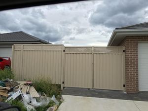 Primrose Colorbond Gate with 300mm Louvre Top