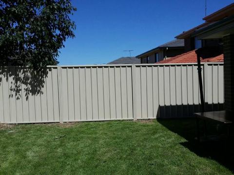 Colorbond fence built by Fencing Sydney