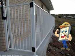 Aluminium flat top pool fencing