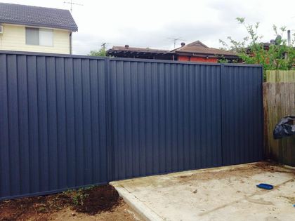 Colorbond fence, Mountain Blue, New Style profile, Seven Hills