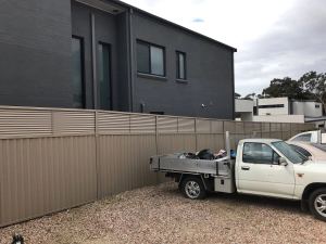 Colorbond fence height extension on a common boundary